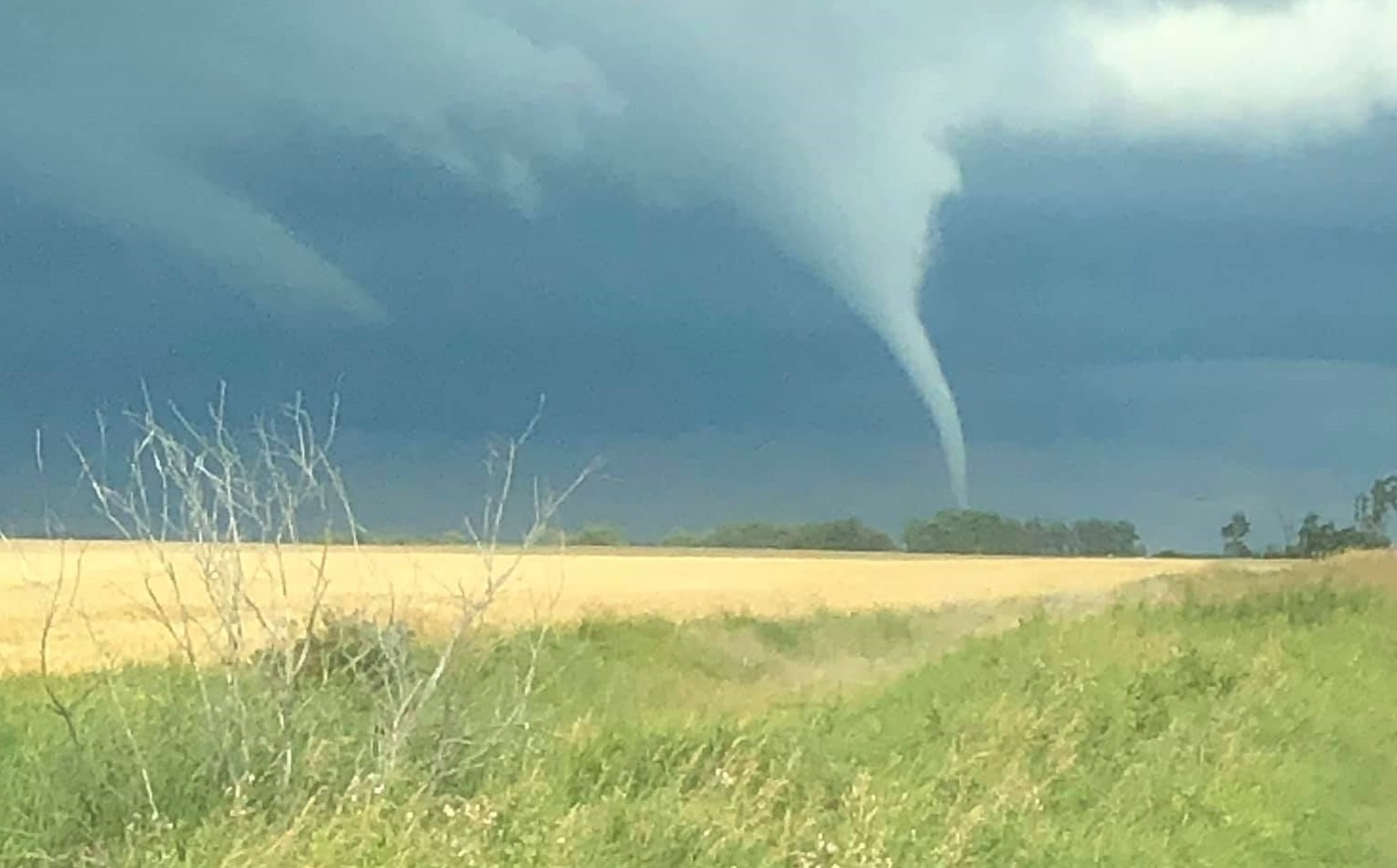 Detailed Manitoba Weather: Orange Thunderstorm Warning, Tornado Watch Ended Background Photography Detailed Manitoba Weather: Orange Thunderstorm Warning, Tornado Watch Ended Background Photography